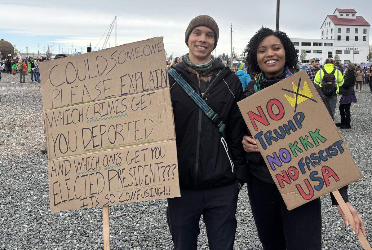 Jacob Braswell and Jeanie Ralyea at Bellingham’s No Kings rally March 28, 2026.