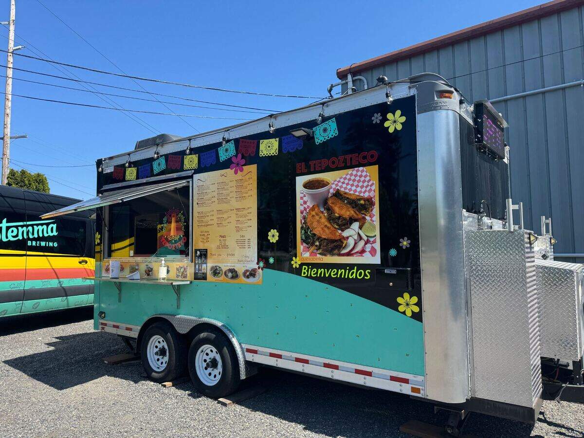 Tacos Tepozteco food truck at Stemma West brewery.