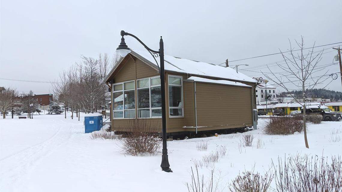 The city of Bellingham opened a temporary overnight shelter for up to 25 homeless men in the pavilion at ​​Maritime Heritage Park on Tuesday.