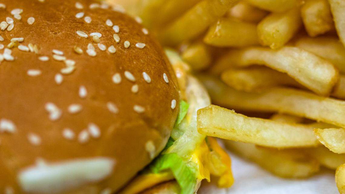 Washington ranks in the upper half of the nation in the difference between eating at home and dining out.