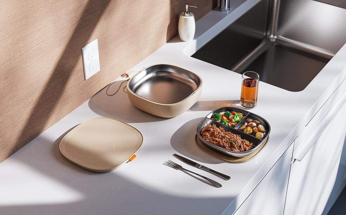 Helios, a food storage and heating system, was designed by Western Washington University student David Griffin and won the International Housewares Association’s 32nd Student Design Competition. Judges at an exhibit from March 2-4, 2025, said the product has “strong market awareness and real-world potential.”