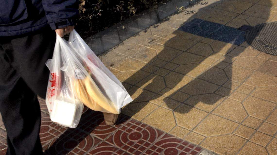 Bellingham suspends plastic shopping bag ban over coronavirus fears