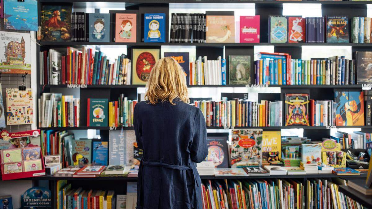 Poll finds the best book shop in Bellingham at Village Books and Paper Dreams, a bookstore and gift shop in Whatcom County, Washington.