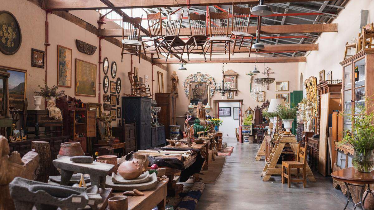 Poll finds the best antique shop in Bellingham at Penny Lane Antique Mall, a collectibles and antique store in Whatcom County.