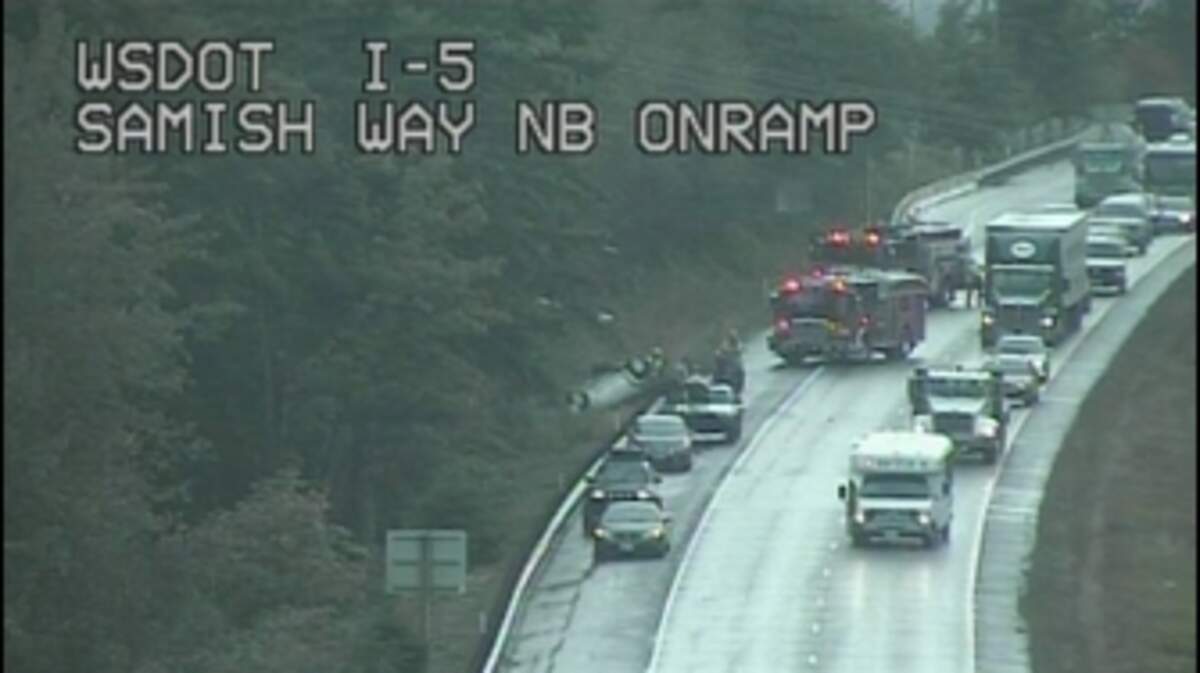 Single-vehicle rollover crash snarls traffic on I-5 | Bellingham Herald