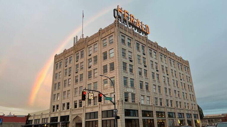 Bellingham’s Herald Building turns 100 with a party, special tours, group photo