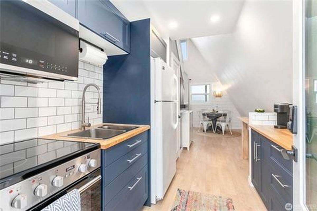 A home for sale at 5159 Seaview Drive in Birch Bay, Washington by Latonia Vanderveen.