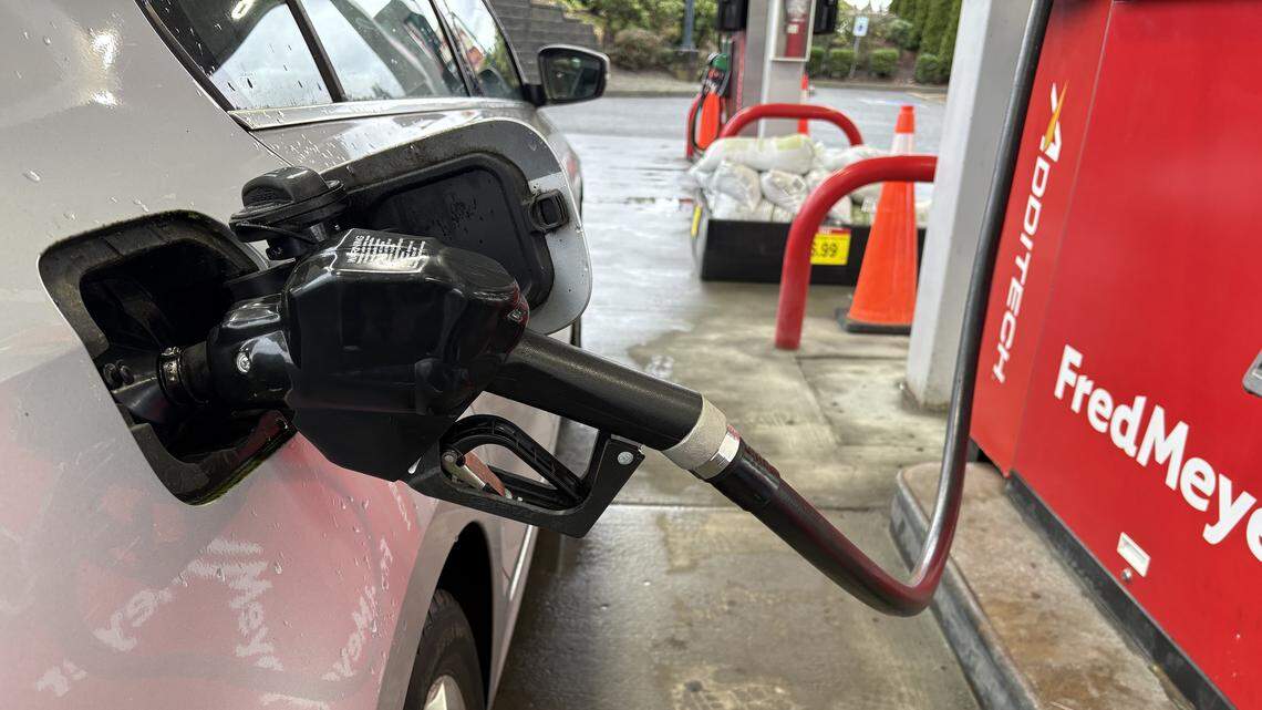 Gas prices hit all-time high in Washington state. See where to fill up for less
