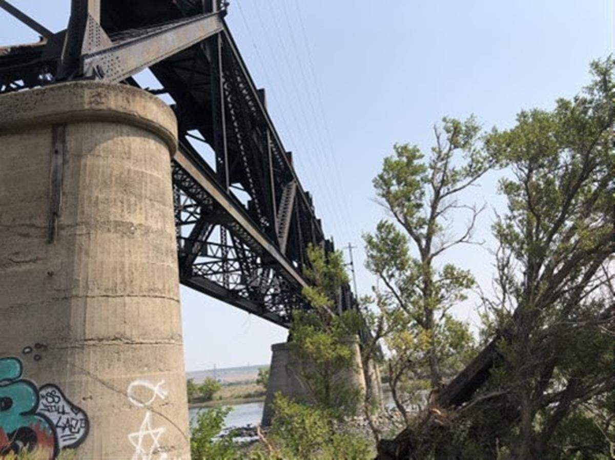 The Washington State Department of Labor and Industries announced that it is fining Bellingham’s Boss Construction nearly $284,000 for not ensuring safeguards were in place to keep workers from falling off the Beverly Railroad bridge near Vantage, Wash. A worker on a project on the bridge fell to his death on Aug. 3, 2021.