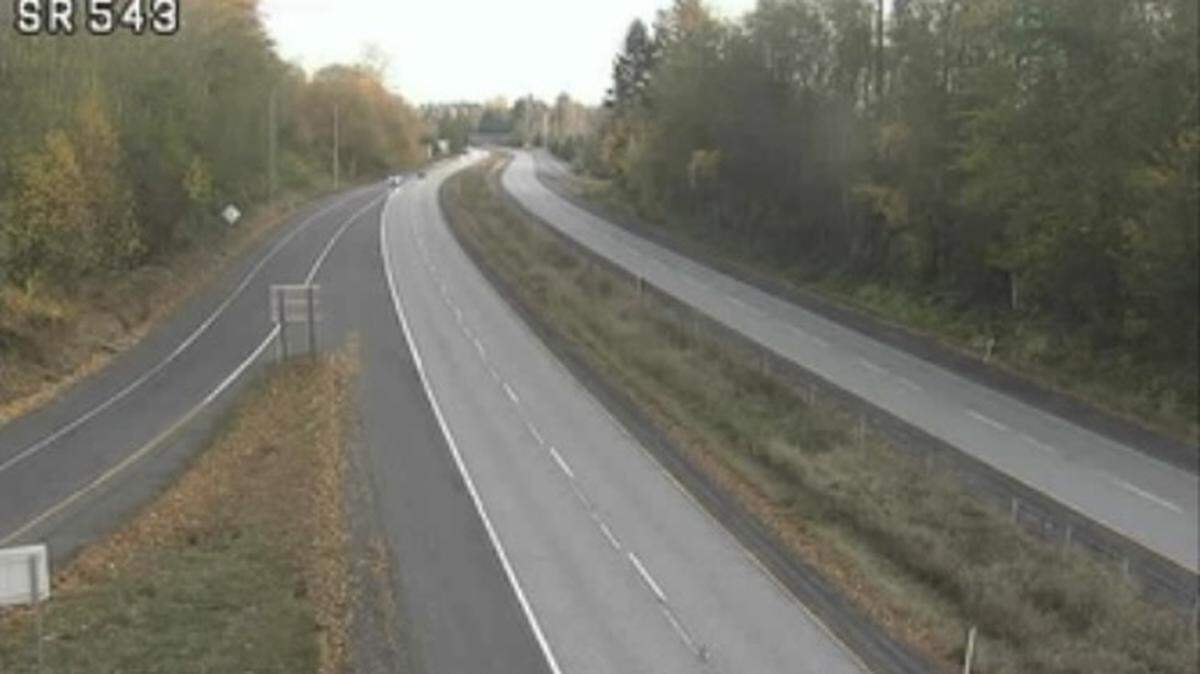 Interstate 5 has minimal traffic near the State Route 543 Interchange at about 4 p.m. on November 11, 2025, in Blaine, Wash.
