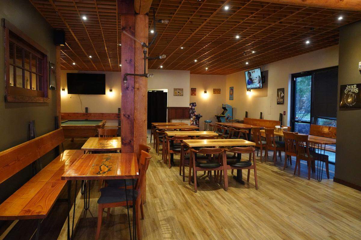 Boots Bar and Lounge will open on Thursday, Dec. 1, in Bellingham. It’s a country nightclub featuring bands, line dancing, pool and arcade games.