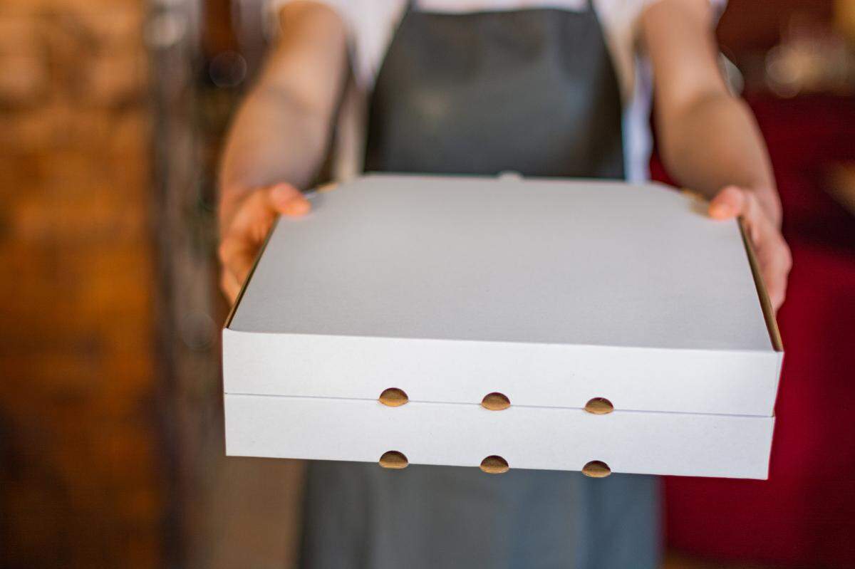 Pizza Supreme Being, a popular pizza spot in Sacramento, will not offer online deliveries anymore due to theft and failed deliveries.&nbsp;