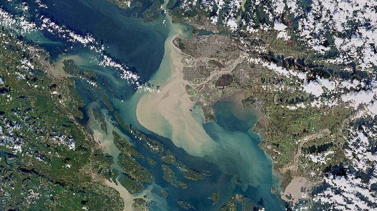 On Nov. 17, retired Canadian astronaut Chris Hadfield tweeted a photo from NASA of the flooded Fraser River from space in Vancouver, British Columbia, Canada.