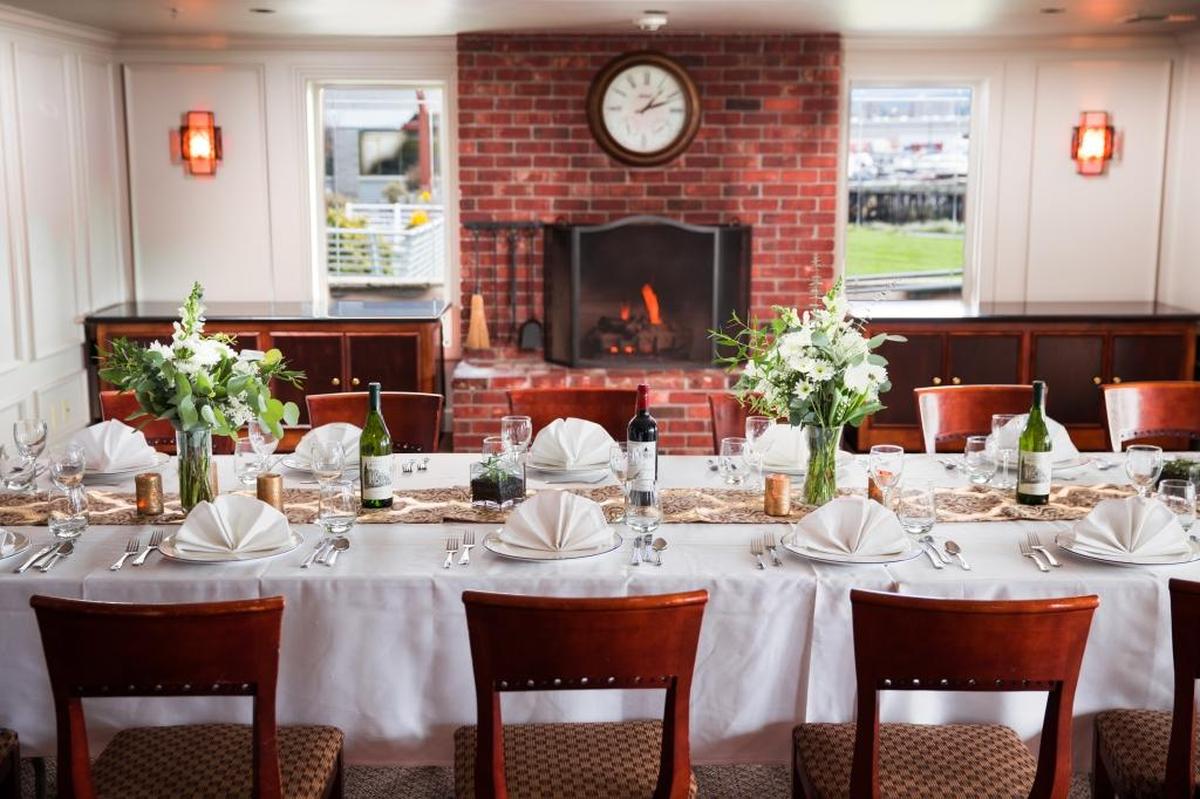 Located on the bay in downtown Bellingham, Hotel Bellwether offers indoor and outdoor spaces for weddings and receptions, plus elegant room and in-house catering by Lighthouse Bar and Grill.