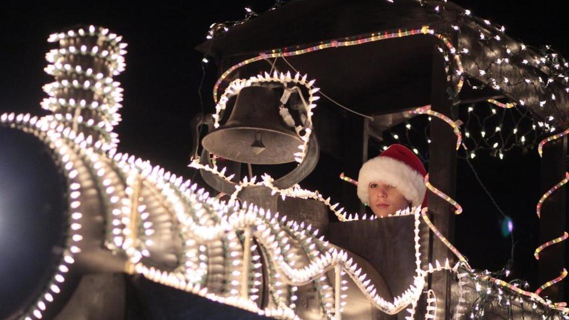 Lynden lights up Christmas with nighttime parade and Sinterklaas
