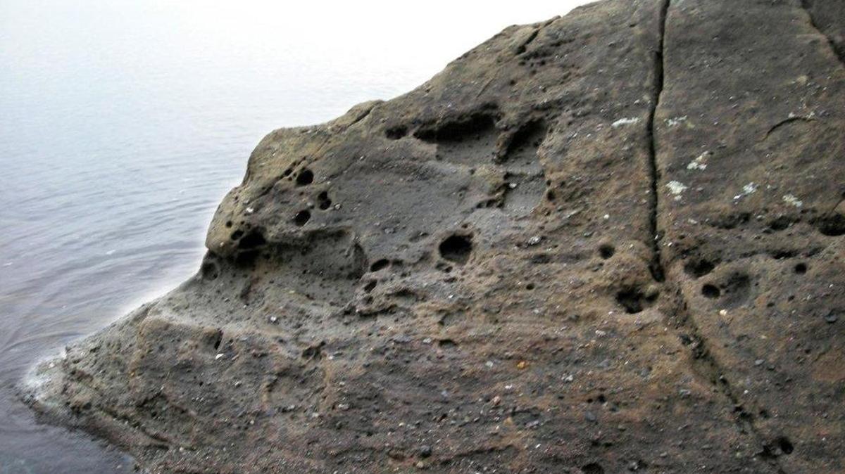 Views of Chuckanut sandstone is one of the rewards of hiking to Teddy Bear Cove.