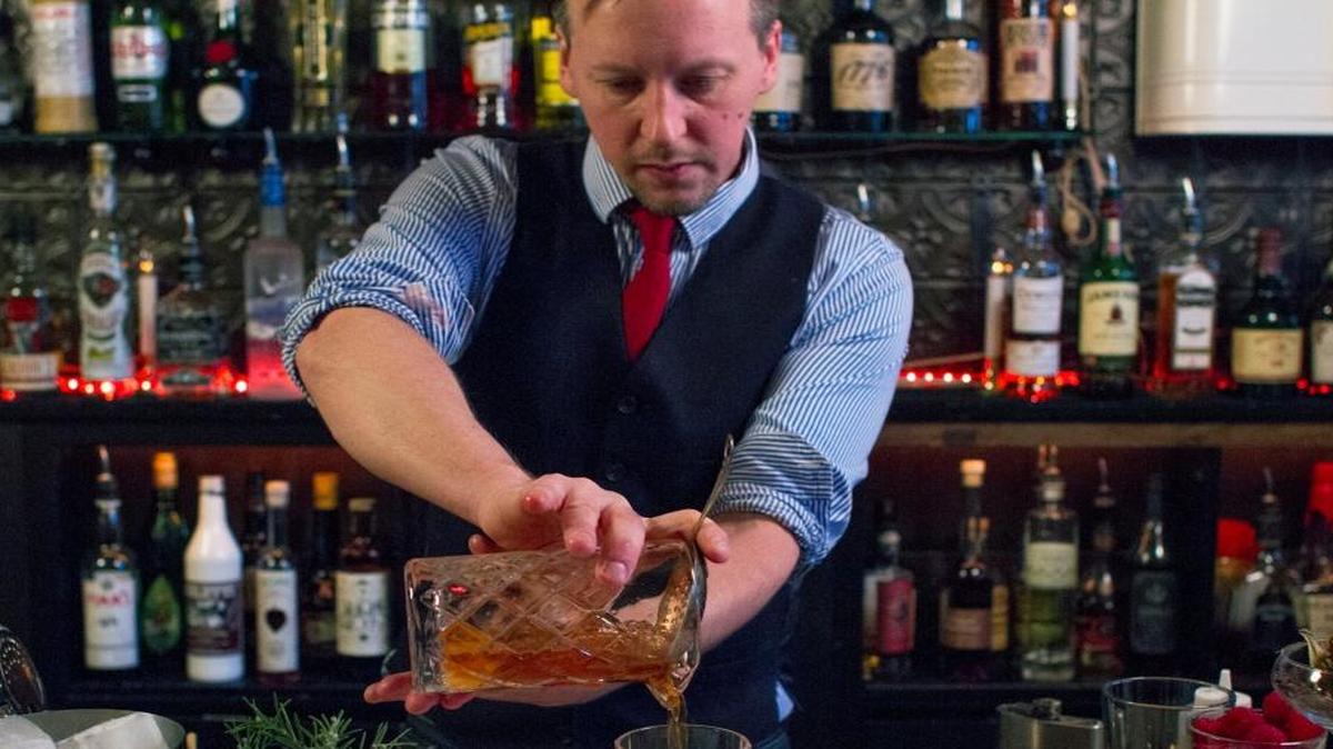 Tom Grayling, head of the bar program at Daphne’s Fairhaven, prepares an “Old Fashioned” Dec. 23, 2015. The cocktail menu at Daphne’s consists of classic and specialty cocktails that change a few times through the year.
