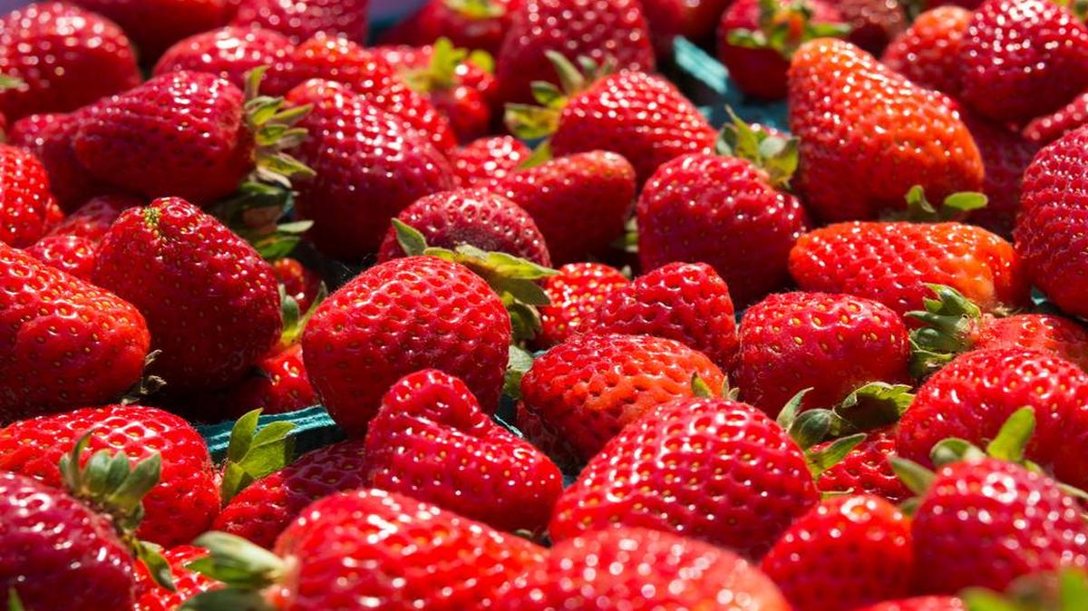 
Strawberries are other types of berries are tasty sources of nutrients and fiber.

