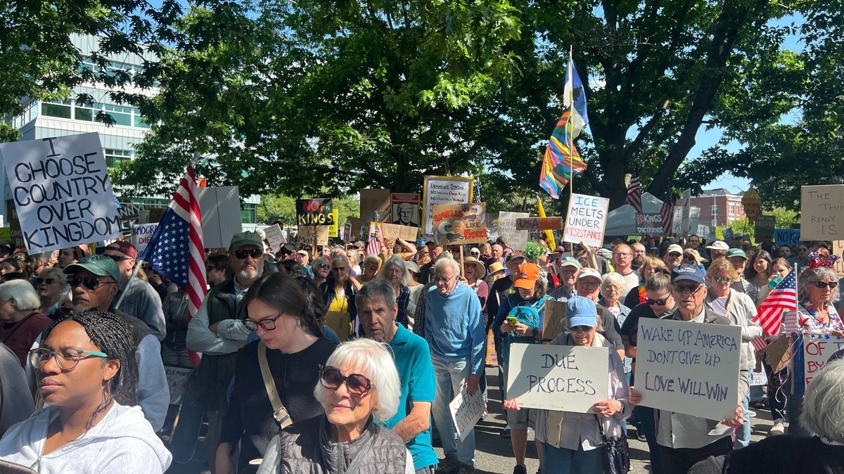Thousands join No Kings rally in downtown Bellingham | Bellingham Herald