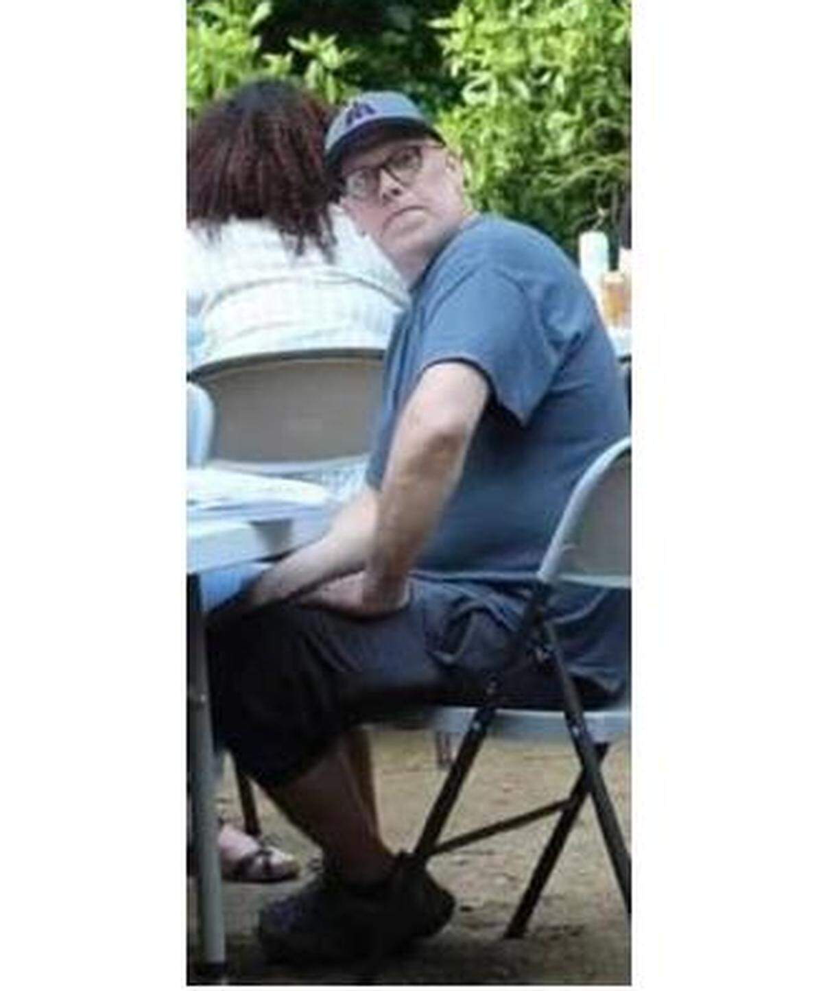 Police are offering reward for information leading to the arrest of Jason Birman, who is suspected of murdering three people in August. He has been known to visit Whatcom County and is suspected to have his 1994 blue Chevrolet pickup license plate C67636L.