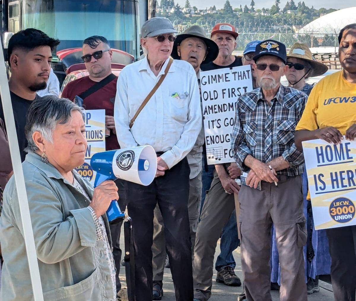 Rosalinda Guillen, founder of Community to Community, delivered the result of Zeferino’s hearing to the crowd gathered outside the facility.