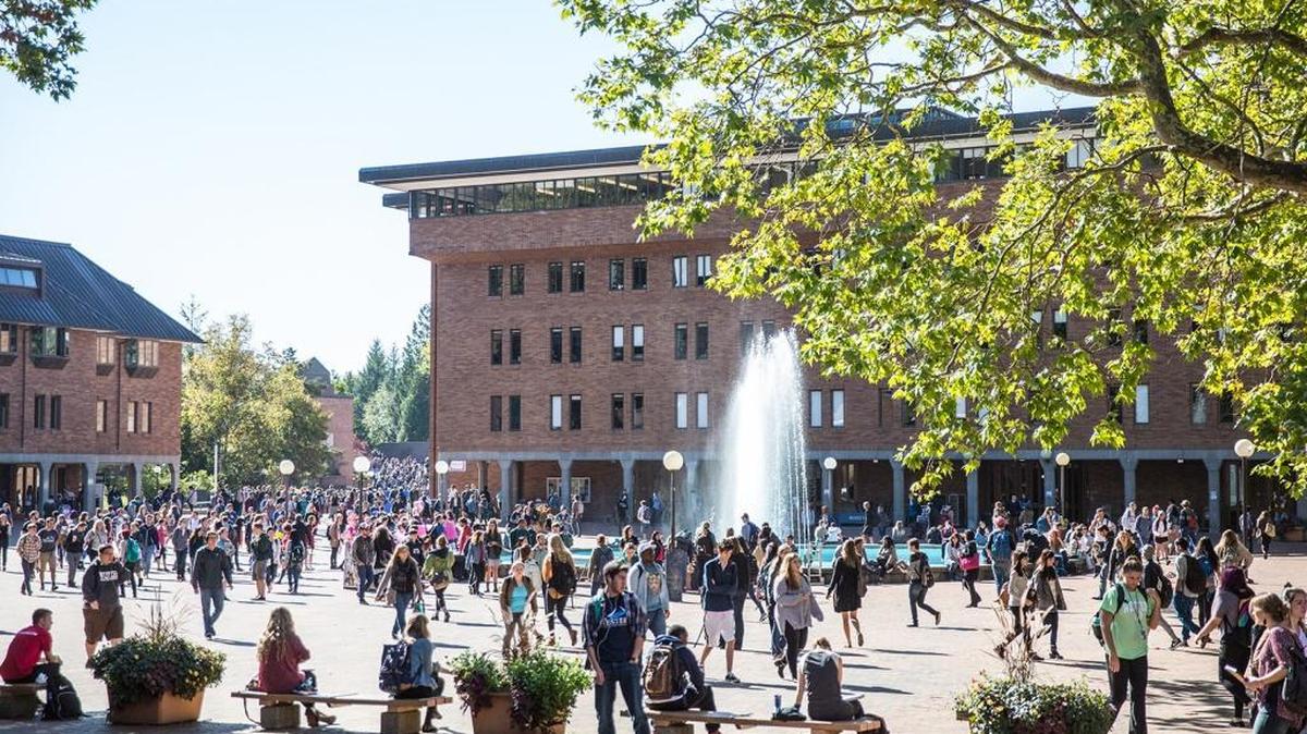 
WWU enrolled 2,809 freshman students and 1,161 new undergraduate transfer students this fall — its largest freshman class ever.
