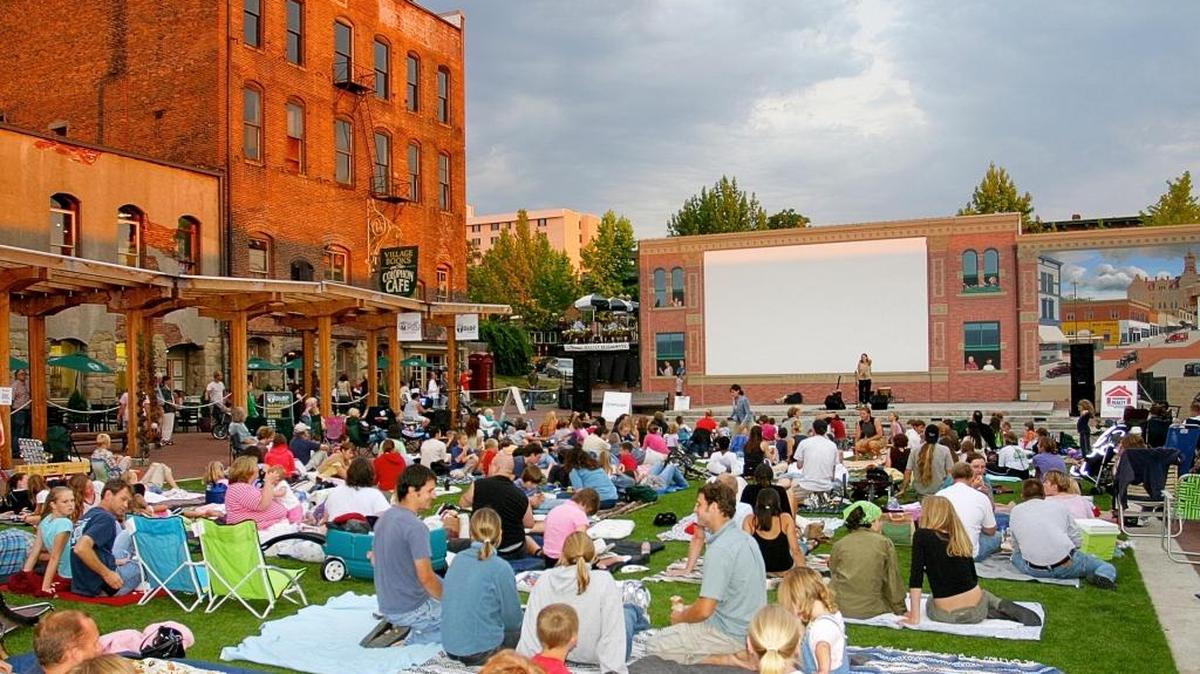 The crowd listens to pre-show entertainment at the Fairhaven Outdoor Cinema.