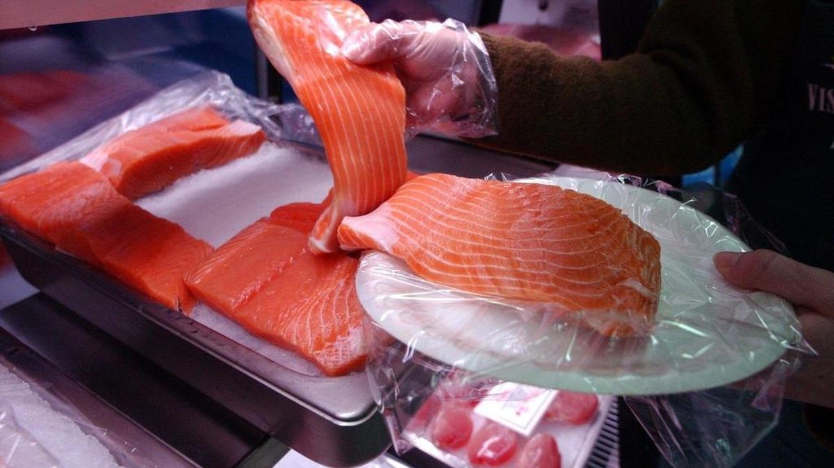 Wild caught King salmon at Vis Seafoods, shown in this 2003 file photo. Vis’ retail spot on James Street is closing for good Dec. 31, 2015.