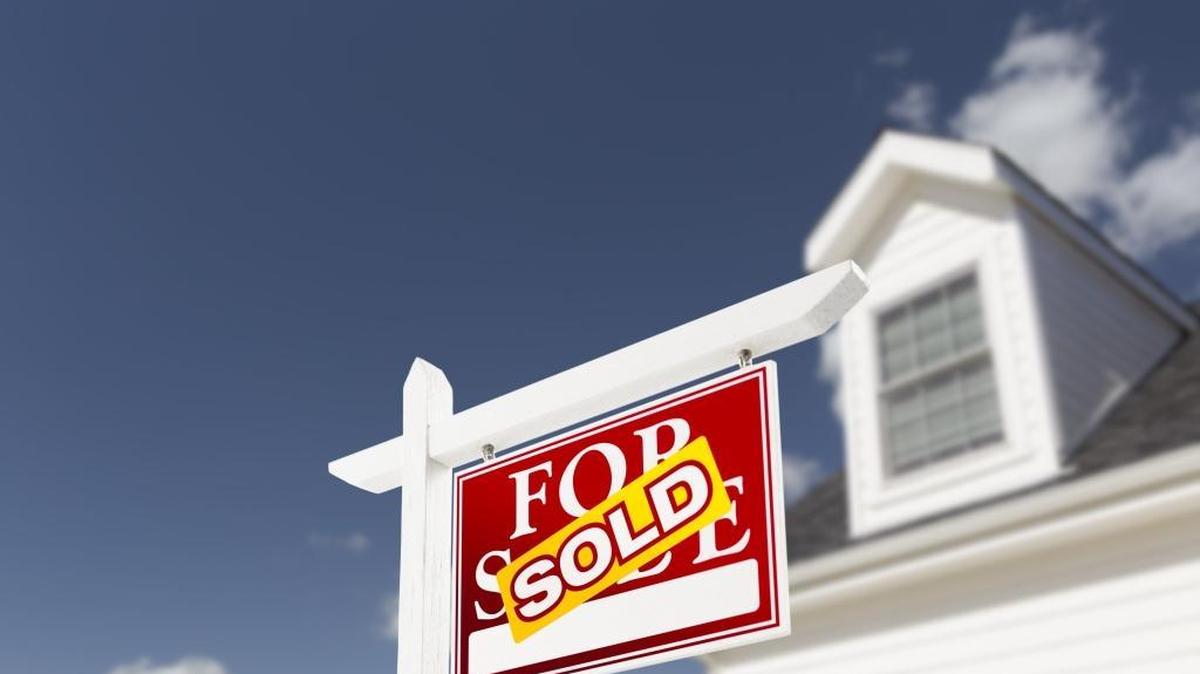 A new study says you need to make at least $49,956 a year to be considered middle class in Idaho.