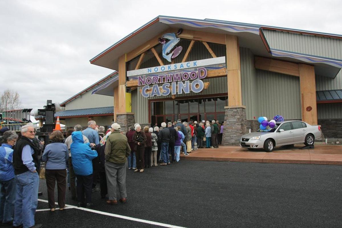 A line of people were waiting outside the Northwood Casino when it opened on Nov. 15, 2007.