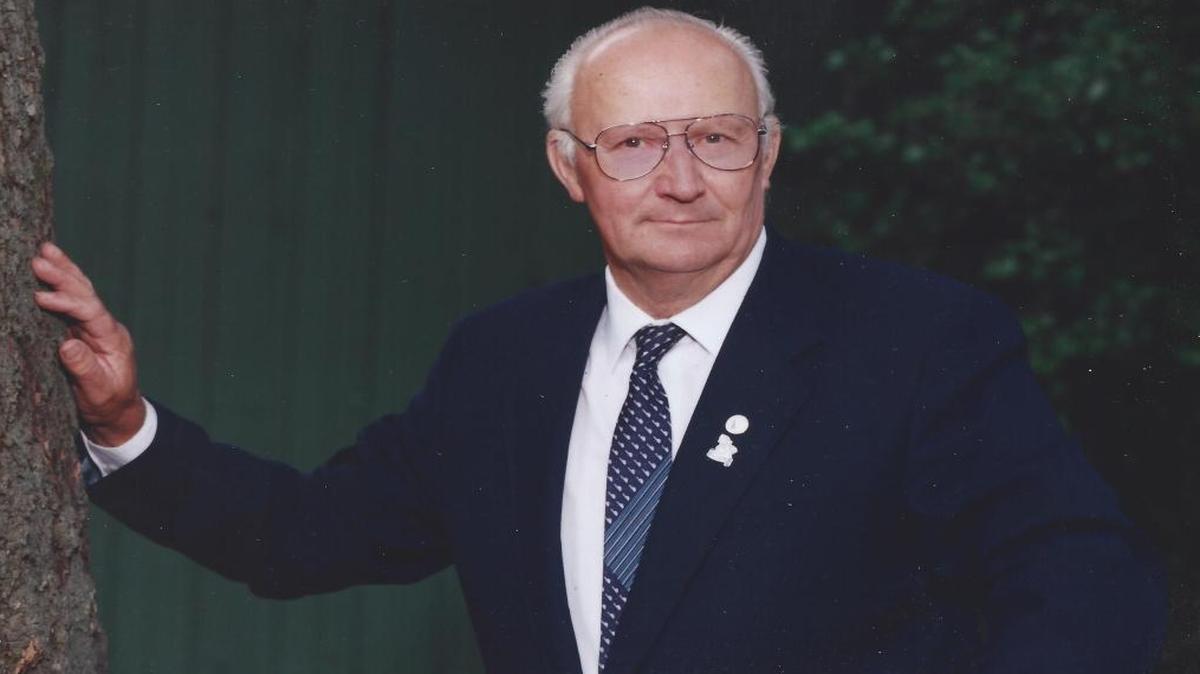 Fred K. Polinder Jr., a nationally known dairy farmer and Clydesdale horseman, died Oct. 31, 2015. He was 87.