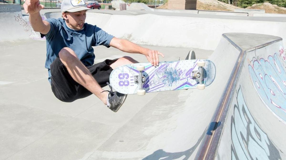 
Tanner Hinrichs rides his skateboard in the sun at Bellingham Skate Park before heading to work on Thursday, Aug. 27, in Bellingham, Wash. Thursday’s warm, clear weather is expected to be the last for several days as storms move in.
