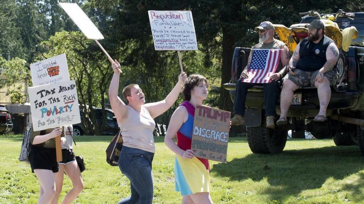 Protesters in Lynden at Donald Trump campaign rally | Bellingham Herald
