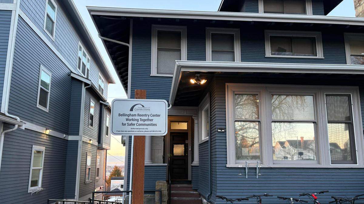 The entrance to the Bellingham Reentry Center.