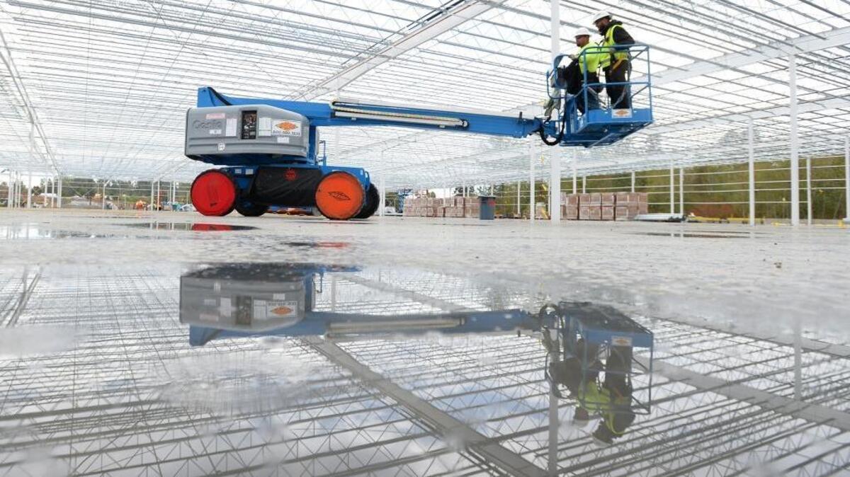 The number of people in construction jobs in Whatcom County totaled 6,900 in July, up 4.5 percent compared to July 2002.