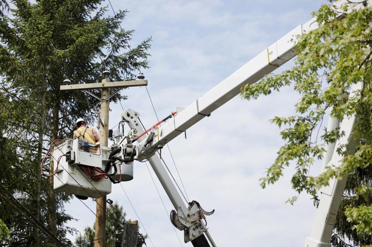 To help prepare for potential power shutoffs, PG&E offers phone and text alerts to notify customers when an outage might be necessary to prevent a wildfire.