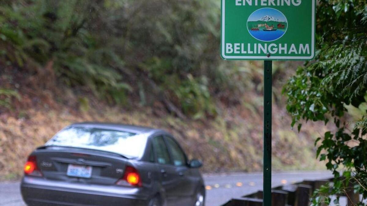 An "Entering Bellingham" sign on Old Samish Way.