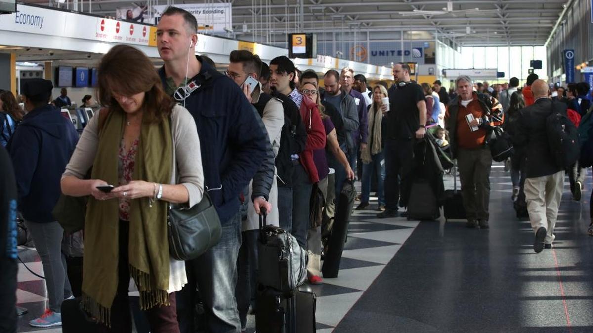 Even the Premiere Access security line has a long wait on May 16, 2016 at O’Hare Airport in Chicago. Long lines snaked through the terminals as a TSA staffing shortage continues to plague travlers nationwide.