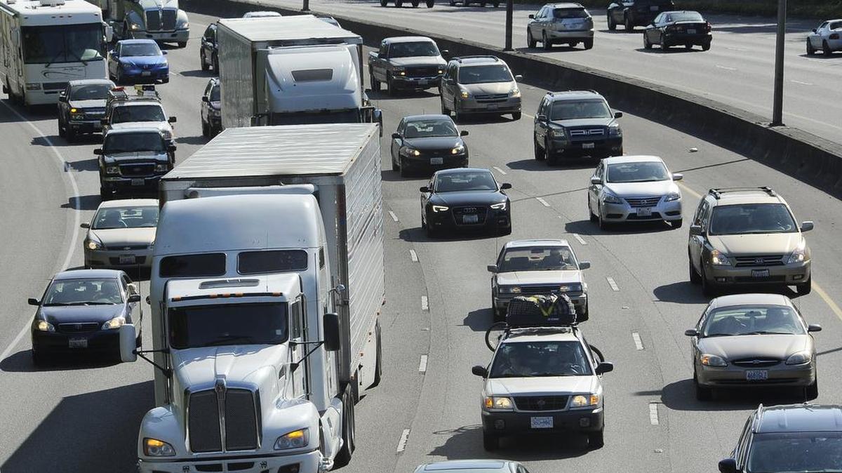 If you see another driver whose behavior is posing a threat, calling 911 and providing a good description and location to a dispatcher may help prevent a more serious incident.