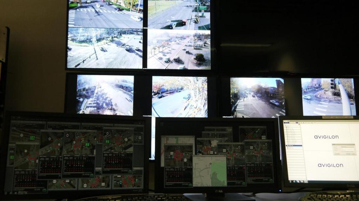 City of Bellingham traffic operations engineers monitor traffic signal actions in really time, and if necessary, they make real-time adjustments to traffic lights to control traffic flow. They usually reserve that ability for unexpected events, such as a crash that blocks traffic.