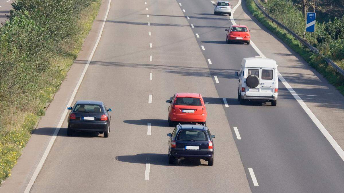 It’s difficult to be patient when someone’s on your bumper, but don’t let that driver rush you into the other lane, cutting off another driver.