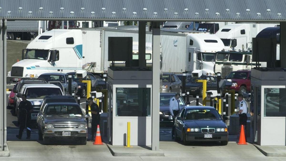 U.S. Customs agents inspect cars traveling from Canada to the U.S. at the Blaine truck crossing border in 2001. The Revised Code of Washington has several laws that apply to driving on the shoulder of the road. Unfortunately, it’s usually not legal to do so, even if you’re waiting in a backup at the border and not going to Canada.