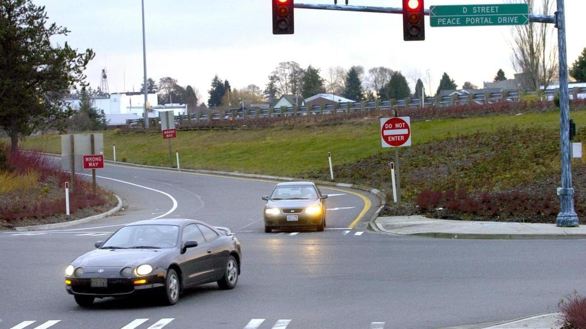 
Cars should have plenty of room on off-ramps to slow down to street traffic speeds, such as at this D Street exit in Blaine. Do not slow down while on the freeway lanes.
