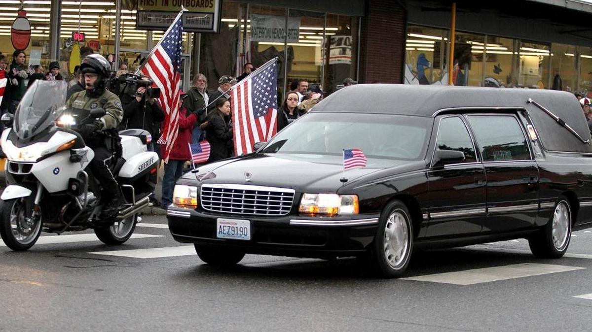 Laws about funeral processions vary from state to state. In Washington the law doesn’t require drivers to pull over to the side of the road for funeral processions, but there are a few rules on the topic.