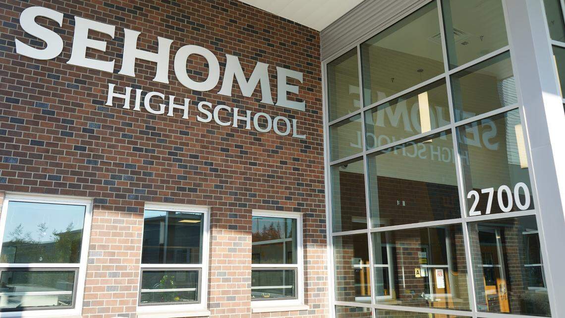 Prep Sports Report: Sehome runners pull off team sweep at NWC cross country championships