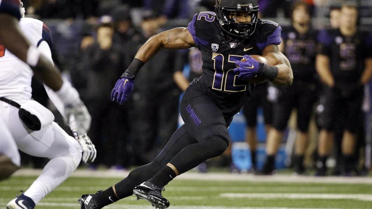 Washington fullback Dwayne Washington