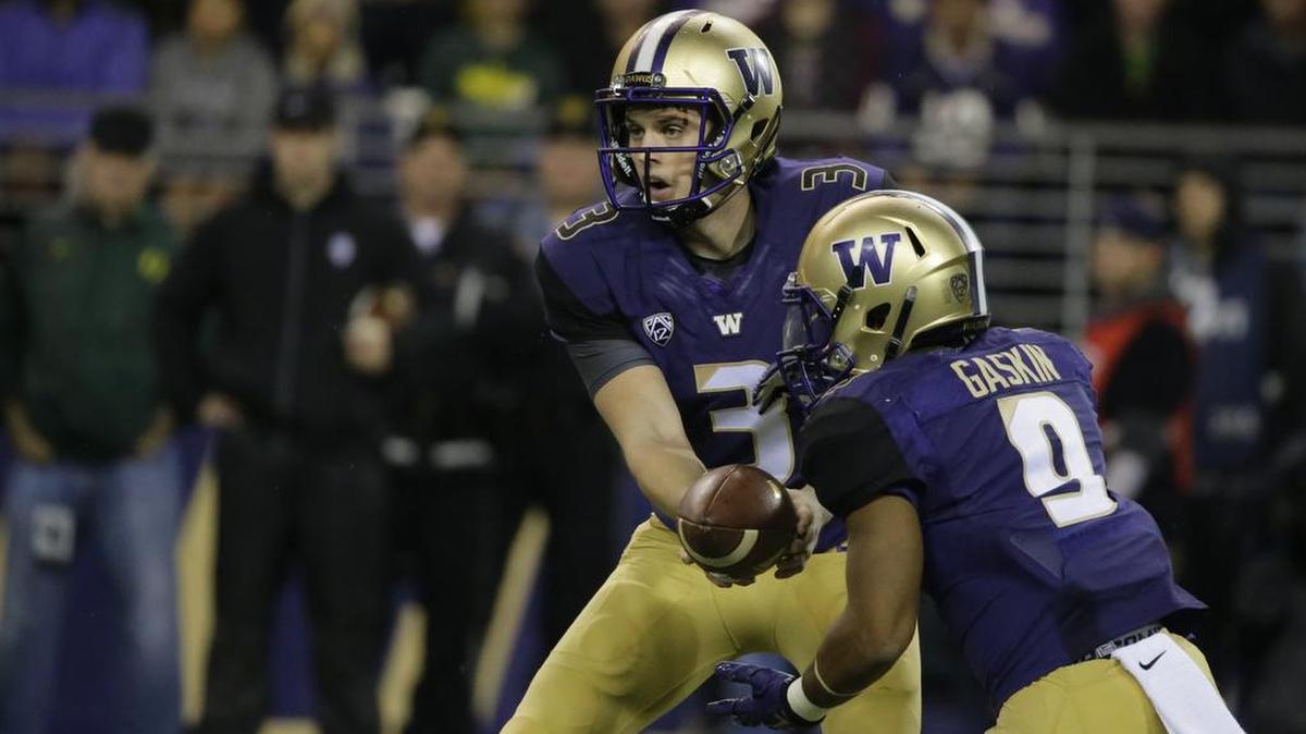 
Huskies quarterback Jake Browning injured his shoulder late in Saturday’s loss to Oregon. It is unclear whether Browning will play against Stanford this weekend.
