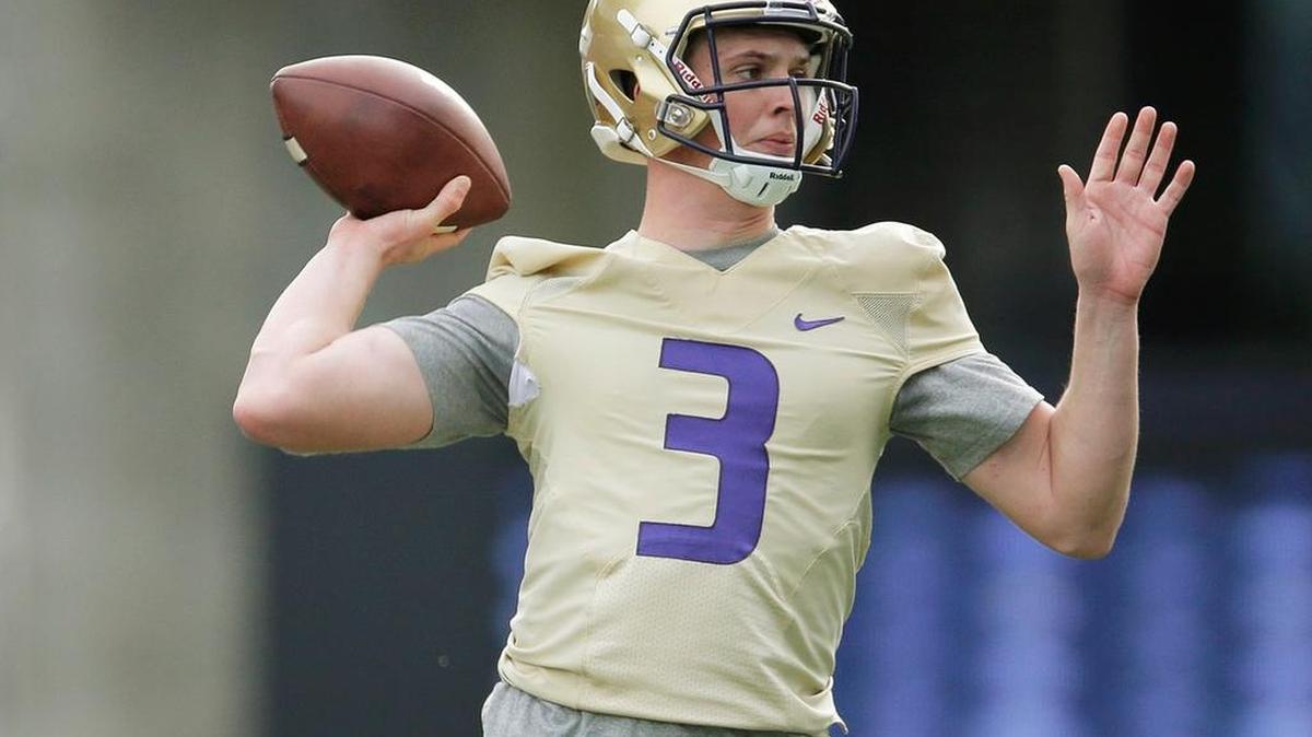 
Washington quarterback Jake Browning passes Monday, March 30, 2015, on the first day of spring NCAA college football practice in Seattle.
