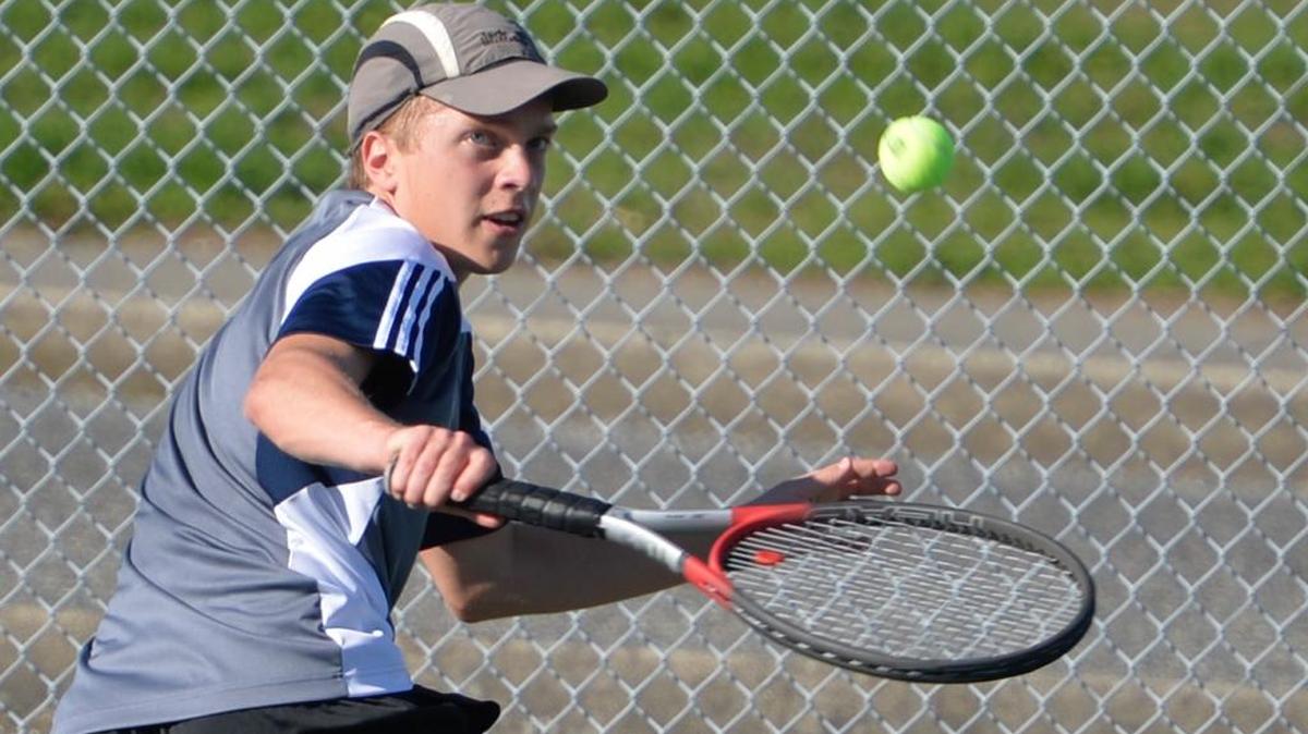 
Squalicum’s Alex Fisher plays against Ferndale on Monday, Sept. 28, at Ferndale High School.
