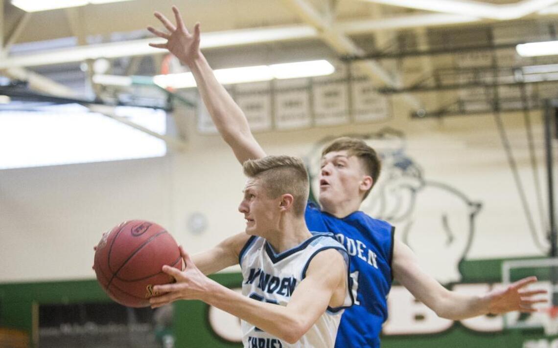 Lynden Christian solid in regional, earns first-round bye at state